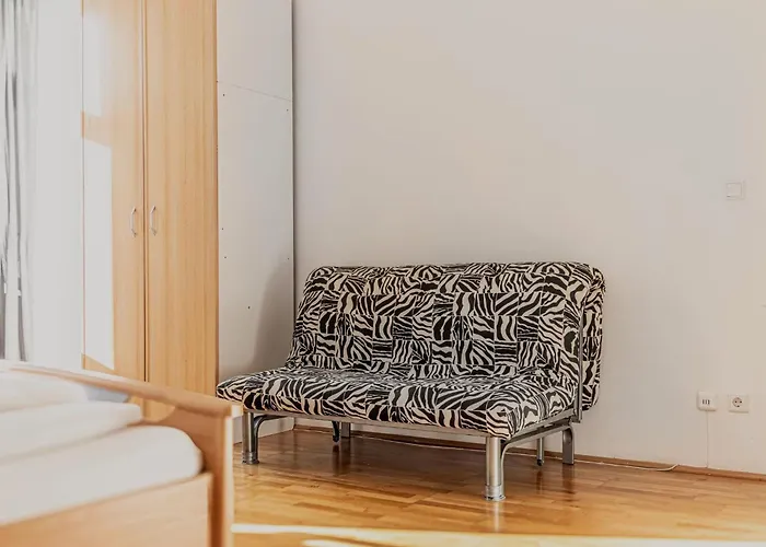Comfortable 3br Aprt, Next To Belvedere, Ideal For Long Apartman