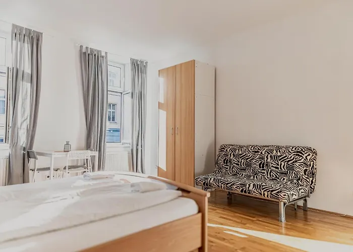 Comfortable 3br Aprt, Next To Belvedere, Ideal For Long Apartman *