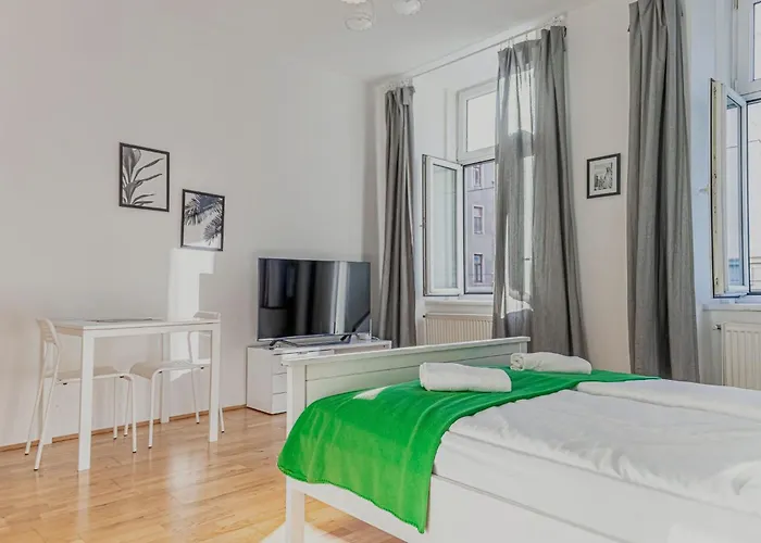 Apartman Comfortable 3br Aprt, Next To Belvedere, Ideal For Long