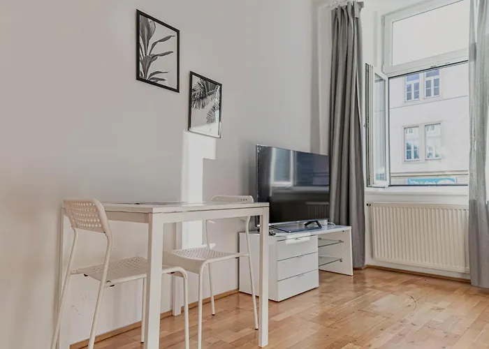 Comfortable 3br Aprt, Next To Belvedere, Ideal For Long *