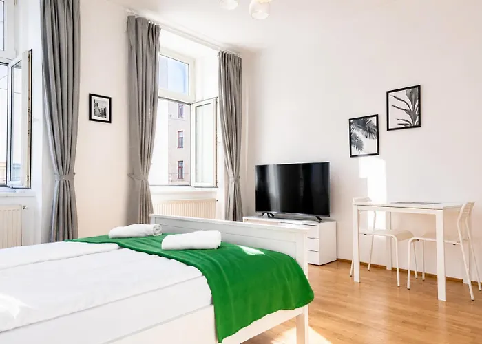 Comfortable 3br Aprt, Next To Belvedere, Ideal For Long