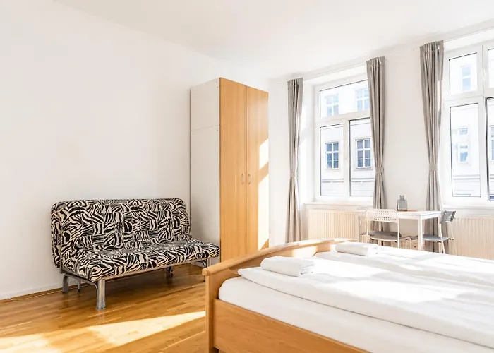 Comfortable 3br Aprt, Next To Belvedere, Ideal For Long Daire *