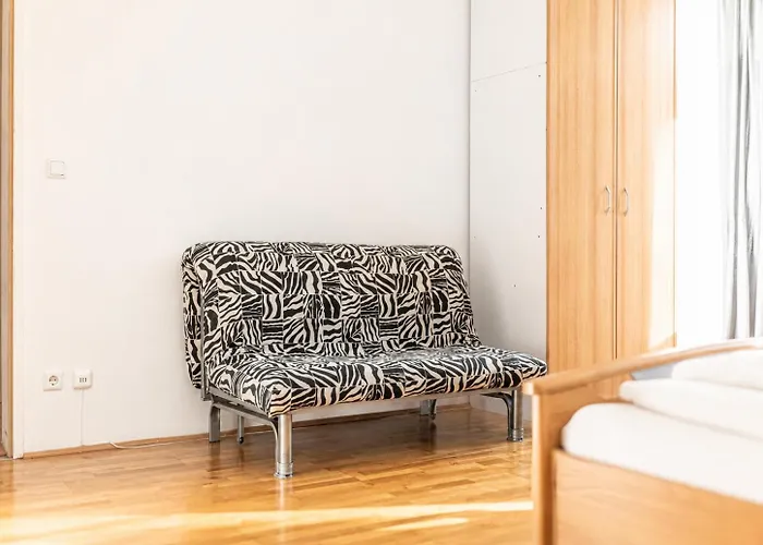 Comfortable 3br Aprt, Next To Belvedere, Ideal For Long Daire