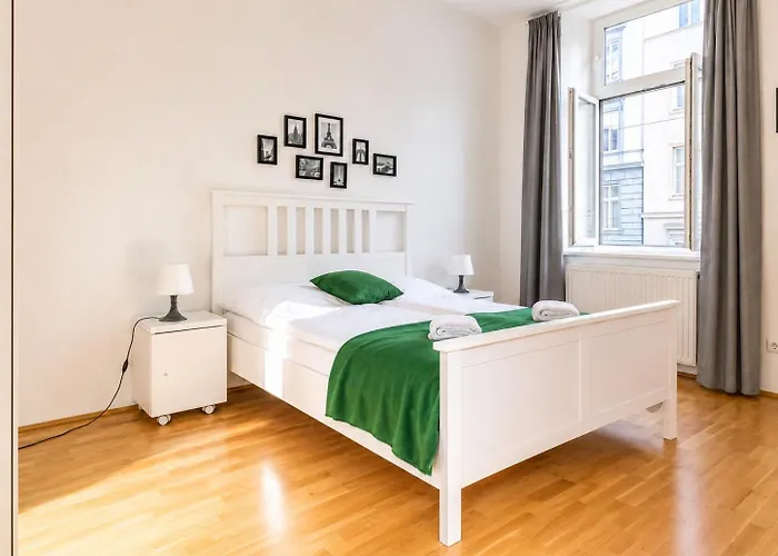 Comfortable 3br Aprt, Next To Belvedere, Ideal For Long