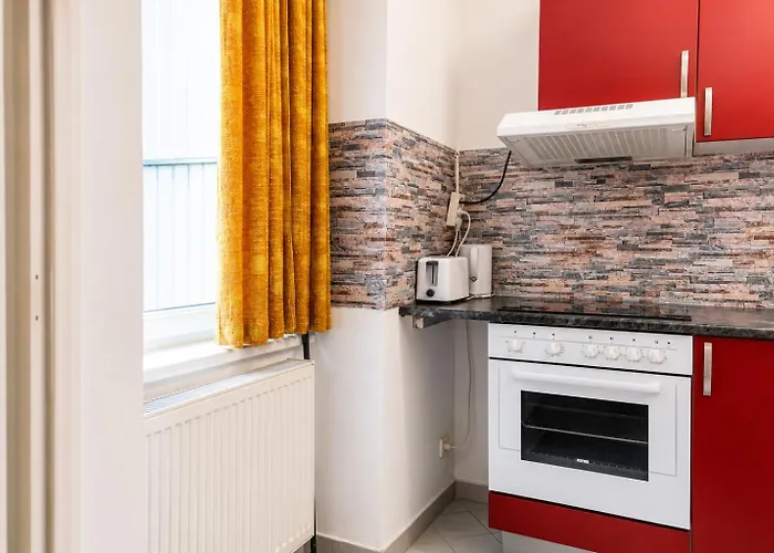 Comfortable 3br Aprt, Next To Belvedere, Ideal For Long Daire *