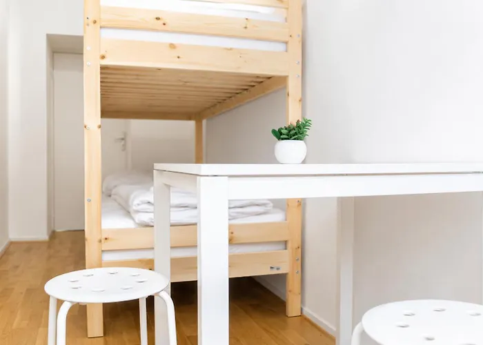 Comfortable 3br Aprt, Next To Belvedere, Ideal For Long *